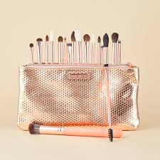 KIT DE BROCHAS DE MAQUILLAJE CORAL LIFE